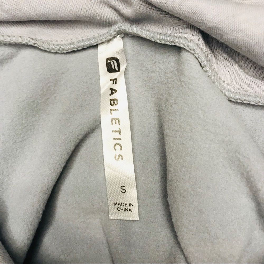 Fabletics pull over - Picture 3 of 7